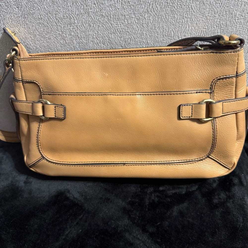 Etienne Aigner Cynthia Collection style 72111 preowned leather shoulder bag - Picture 8 of 11